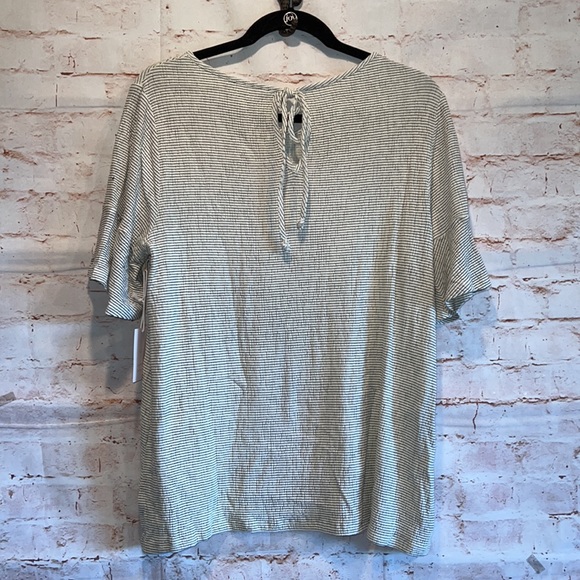 NWT Lauren Conrad flutter short sleeve stripe pullover blouse scoop neck keyhole - Picture 6 of 8